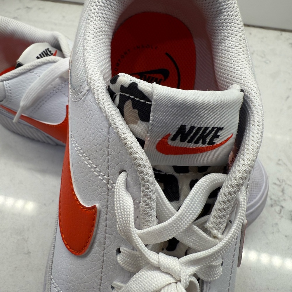 Nike Women’s Sneakers in White and Orange—EXCELLENT CONDITION